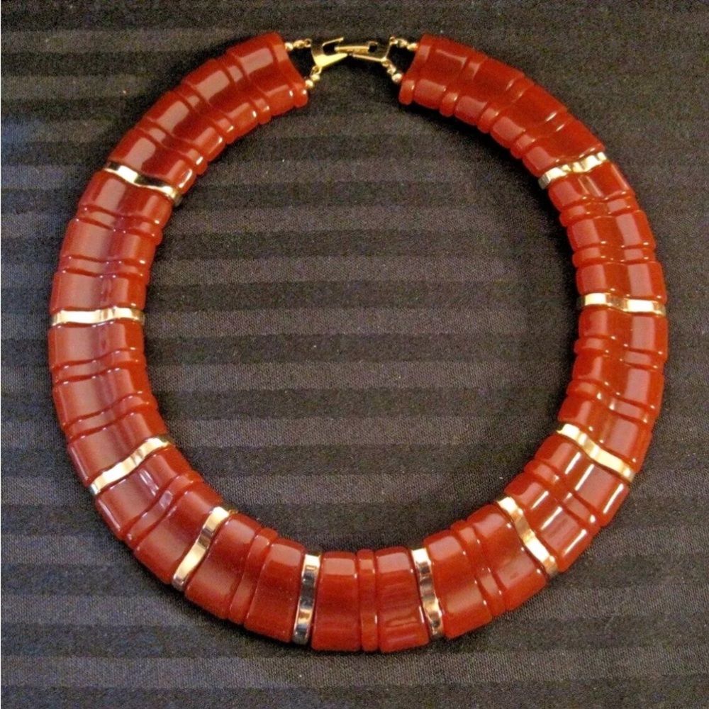 Vintage Plastic Thermoset 
Chain / Bib Choker / Collar / Necklace Gold Tone